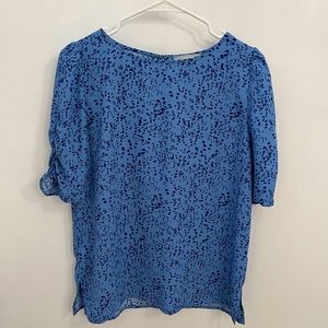 Beautiful blue floral blouse!